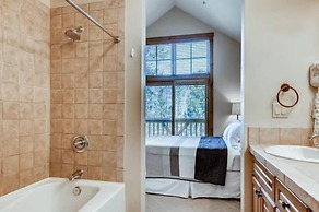 Lakeside Village 3 Bedroom Townhome at The Seasons in Keystone