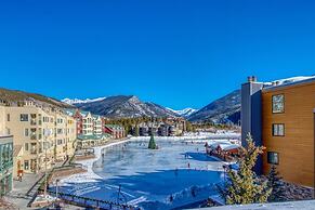 Lakeside Village 3 Bedroom Townhome at The Seasons in Keystone