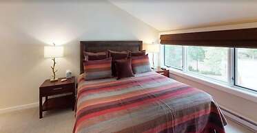 Modern 3 Bedroom Luxury Rental in Cascade Village With Shuttle to Vail