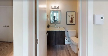 Modern 3 Bedroom Luxury Rental in Cascade Village With Shuttle to Vail