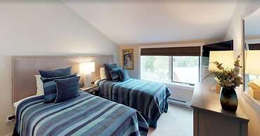 Modern 3 Bedroom Luxury Rental in Cascade Village With Shuttle to Vail