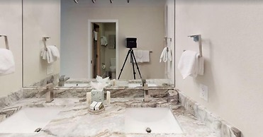 Modern 3 Bedroom Luxury Rental in Cascade Village With Shuttle to Vail