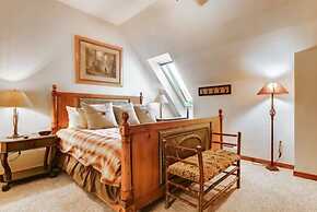 Downtown Breckenridge 2 Bedroom Condo - Steps to Lifts and Main Street