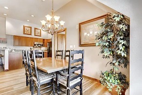 Downtown Breckenridge 2 Bedroom Condo - Steps to Lifts and Main Street