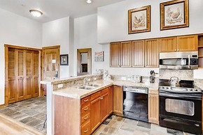 Downtown Breckenridge 2 Bedroom Condo - Steps to Lifts and Main Street