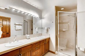 Downtown Breckenridge 2 Bedroom Condo - Steps to Lifts and Main Street