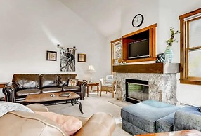 3 Bedroom Mountain Vacation Rental on Historic Downtown Main Street Wi