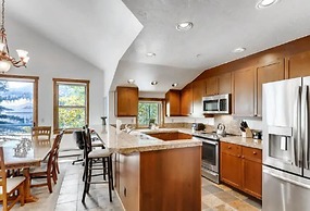 3 Bedroom Mountain Vacation Rental on Historic Downtown Main Street Wi