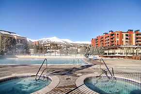 3 Bedroom Mountain Vacation Rental on Historic Downtown Main Street Wi