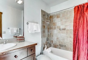 3 Bedroom Mountain Vacation Rental on Historic Downtown Main Street Wi