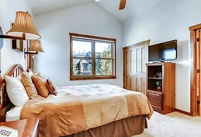 3 Bedroom Mountain Vacation Rental on Historic Downtown Main Street Wi