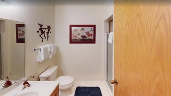 Comfortable and Cozy 2 Bedroom Condo Near Chair Lift 20 in Cascade Vil