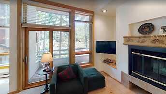 Comfortable and Cozy 2 Bedroom Condo Near Chair Lift 20 in Cascade Vil