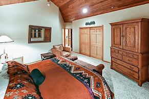 Family-friendly 3 Bedroom Vacation Rental in West Keystone Resort Alon