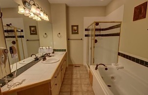 Family-friendly 3 Bedroom Vacation Rental in West Keystone Resort Alon