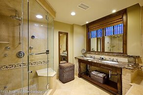 Aspen Mountain Residences, 2 Bedroom Luxury Residence Club Condo