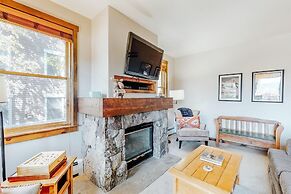 Perfectly Placed 2 Bedroom Vacation Rental in Historic Downtown Brecke