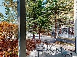 Perfectly Placed 2 Bedroom Vacation Rental in Historic Downtown Brecke