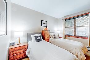 Perfectly Placed 2 Bedroom Vacation Rental in Historic Downtown Brecke