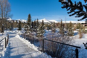 Perfectly Placed 2 Bedroom Vacation Rental in Historic Downtown Brecke