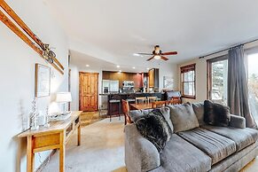 Perfectly Placed 2 Bedroom Vacation Rental in Historic Downtown Brecke