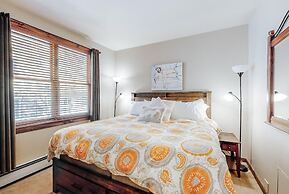 Perfectly Placed 2 Bedroom Vacation Rental in Historic Downtown Brecke