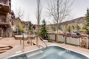 Luxury 2 Bedroom Ski in, Ski out Mountain Vacation Rental Near Treehou