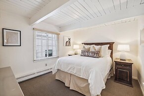 2 Bedroom Condo in Downtown Aspen, Just One Block to Silver Queen Gond