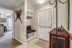 2 Bedroom Condo in Downtown Aspen, Just One Block to Silver Queen Gond