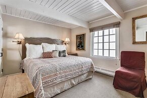 2 Bedroom Condo in Downtown Aspen, Just One Block to Silver Queen Gond