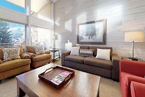 3 Bedroom Condo at Boutique Resort With Hot Tub Access and Within Walk