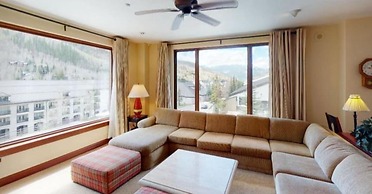 Cascade Village 2 Bedroom Condo, Mere Steps to Chair Lift With Pool an
