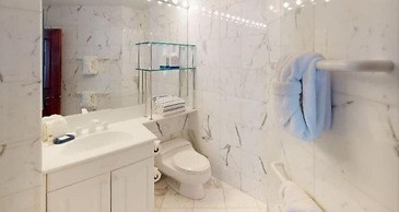 Cascade Village 2 Bedroom Condo, Mere Steps to Chair Lift With Pool an