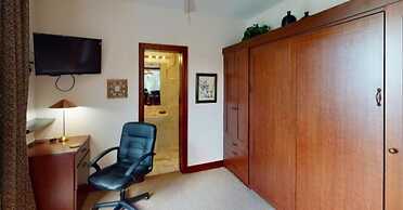 Cascade Village 2 Bedroom Condo, Mere Steps to Chair Lift With Pool an