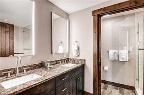 Luxury 4 Bedroom Penthouse Rental off Main Street Within Walking Dista