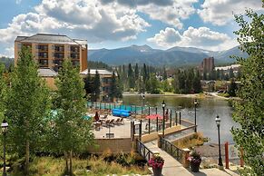 Luxury 4 Bedroom Penthouse Rental off Main Street Within Walking Dista