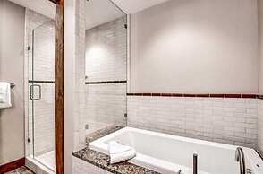 Luxury 4 Bedroom Penthouse Rental off Main Street Within Walking Dista