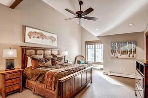 Luxury 4 Bedroom Penthouse Rental off Main Street Within Walking Dista