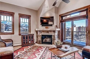 Luxury 4 Bedroom Penthouse Rental off Main Street Within Walking Dista