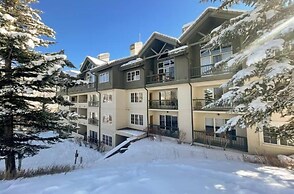 Upscale Ski in, Ski out 1 Bedroom Mountain Vacation Rental With Access