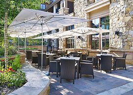 Sebastian Vail 3 Bedroom Residence in the Heart of Vail Village Close 