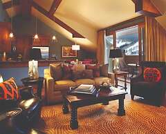 Sebastian Vail 3 Bedroom Residence in the Heart of Vail Village Close 