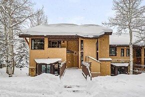 Premier Ski in, Ski out 2 Bedroom Colorado Vacation Rental Steps From 