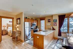 Beautiful 2 Bedroom Mountain Condo in River Run Village With Hot Tub A