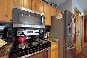 Beautiful 1 Bedroom Mountain Condo in River Run Village With Hot Tub A