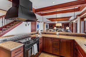 Exclusive 4 Bedroom Ski in, Ski out Vacation Rental With Hot Tubs and 