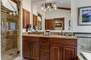 Exclusive 4 Bedroom Ski in, Ski out Vacation Rental With Hot Tubs and 