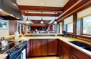 Exclusive 4 Bedroom Ski in, Ski out Vacation Rental With Hot Tubs and 