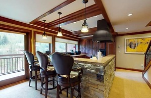 Exclusive 4 Bedroom Ski in, Ski out Vacation Rental With Hot Tubs and 