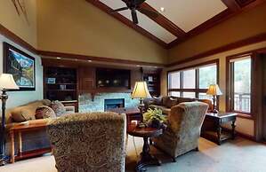 Exclusive 4 Bedroom Ski in, Ski out Vacation Rental With Hot Tubs and 